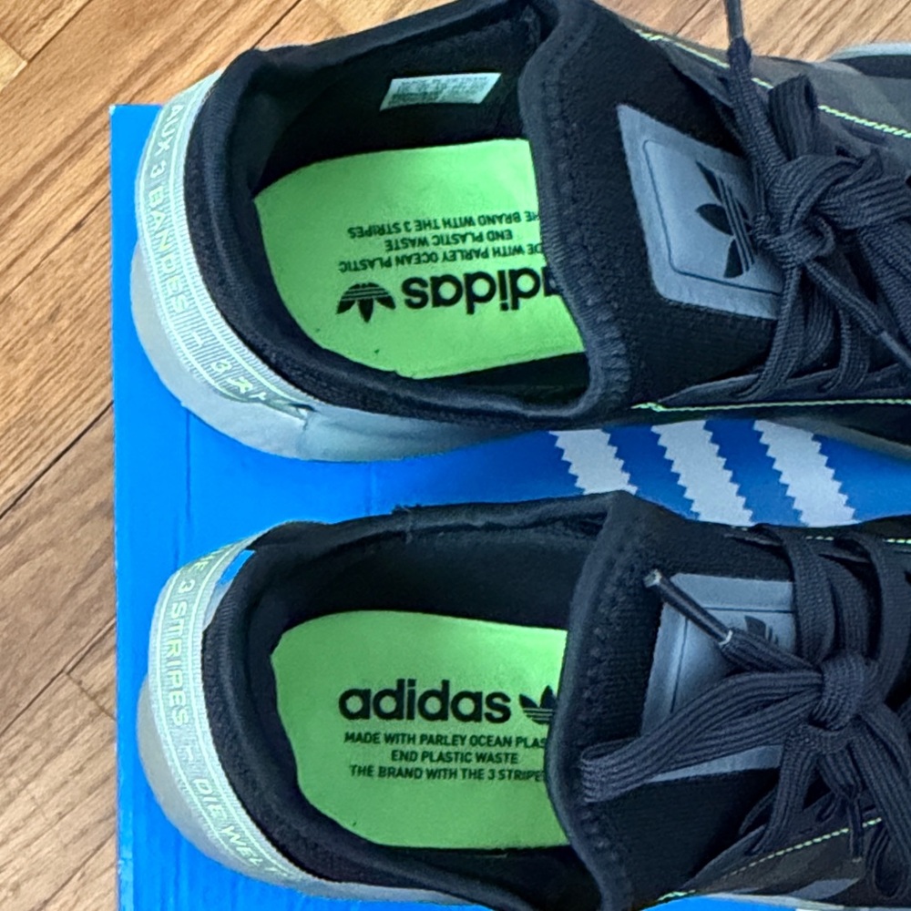 Adidas NMD_R1.V2 Black and Olive Sneakers - Picture 5 of 7